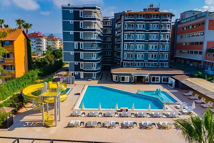 Hotel Clover Magic Garden Beach - 